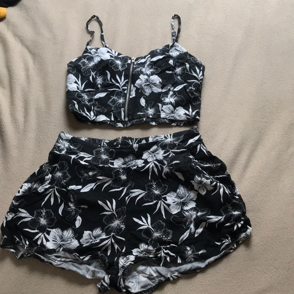 Navy Blue & White Flower Set